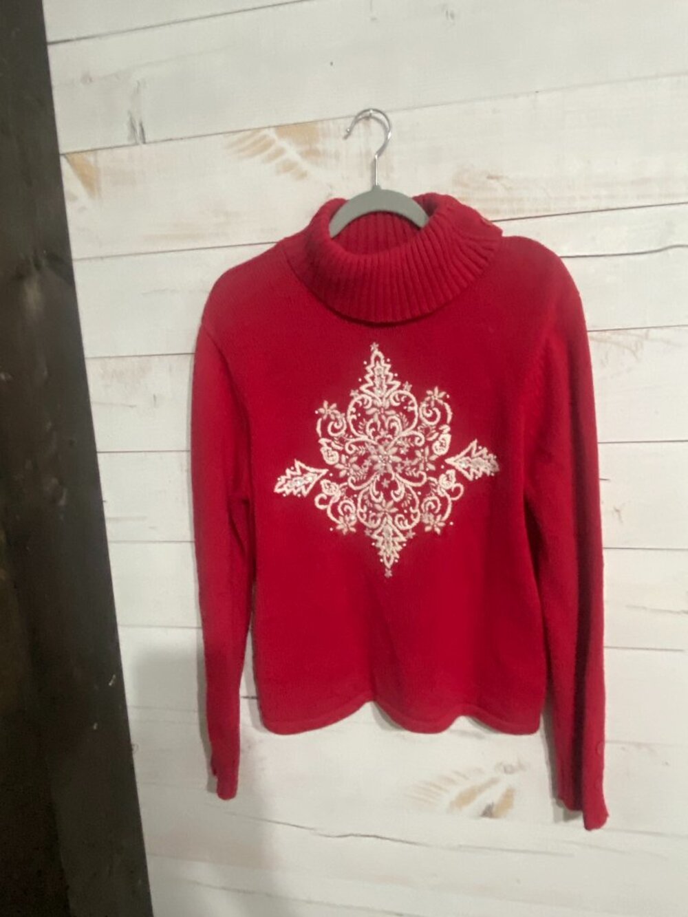 NorthStyle Red Embroidered Snowflake Medallion Turtleneck Sweater Medium